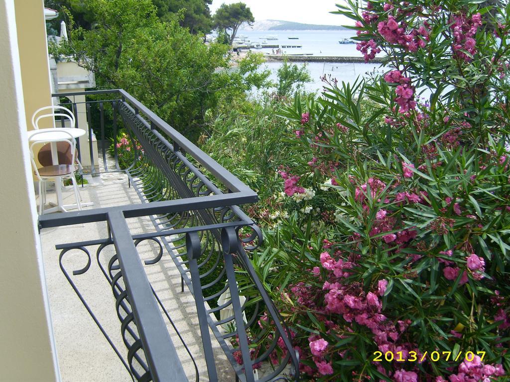 Apartments Antica Rab Town Quarto foto