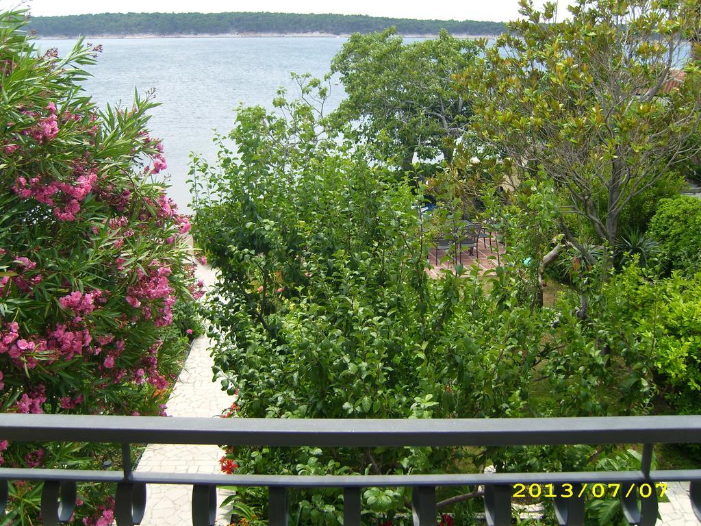 Apartments Antica Rab Town Quarto foto